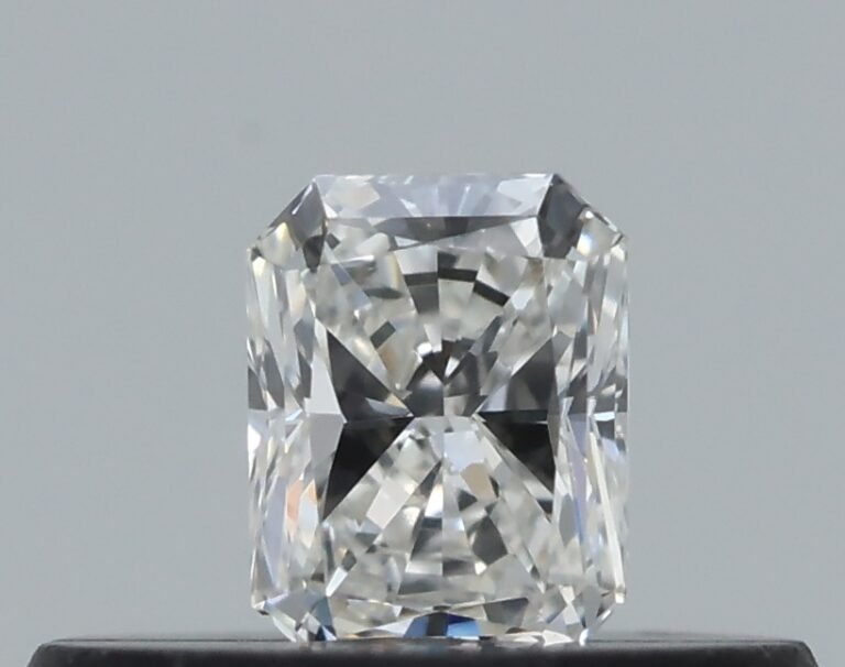 0.18 carat, Colour – F, Clarity – VVS1, Shape – Radiant,  BDM