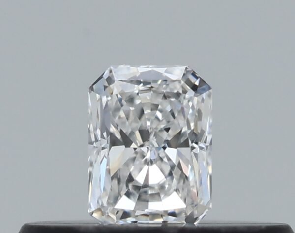 0.16 carat, Colour - E, Clarity - VVS1, Shape - Radiant,  BDM