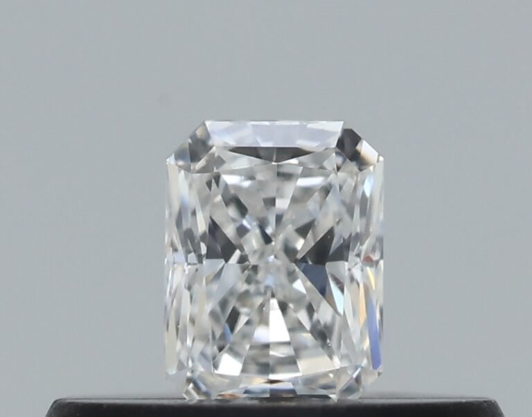 0.19 carat, Colour – F, Clarity – VVS2, Shape – Radiant,  BDM
