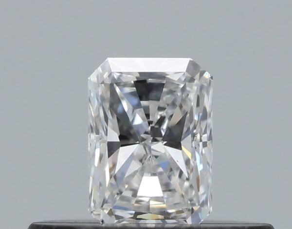 0.23 carat, Colour - F, Clarity - VVS2, Shape - Radiant,  BDM