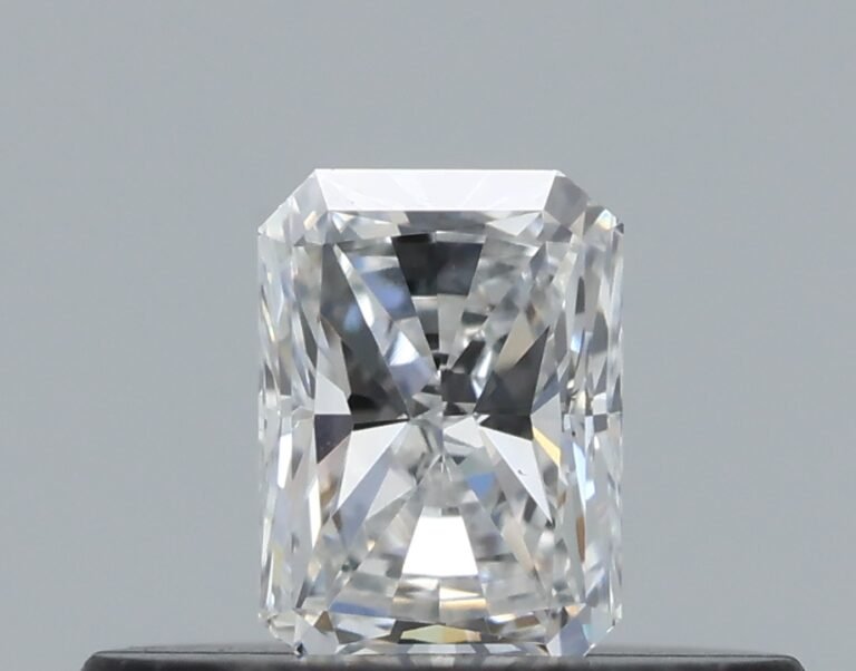 0.23 carat, Colour – F, Clarity – VVS2, Shape – Radiant,  BDM