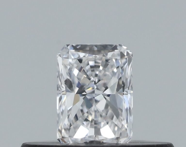 0.21 carat, Colour – E, Clarity – VVS1, Shape – Radiant,  BDM