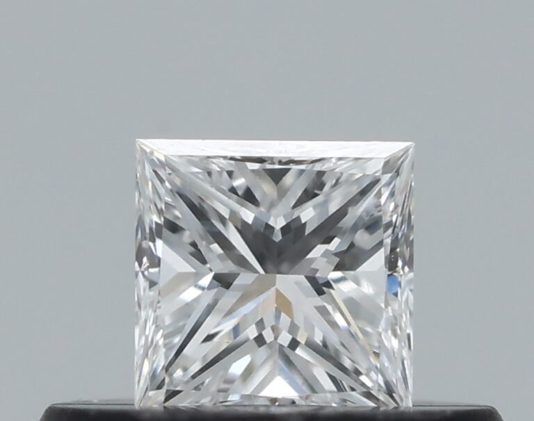 0.26 carat, Colour – F, Clarity – VS2, Shape – Princess,  BDM