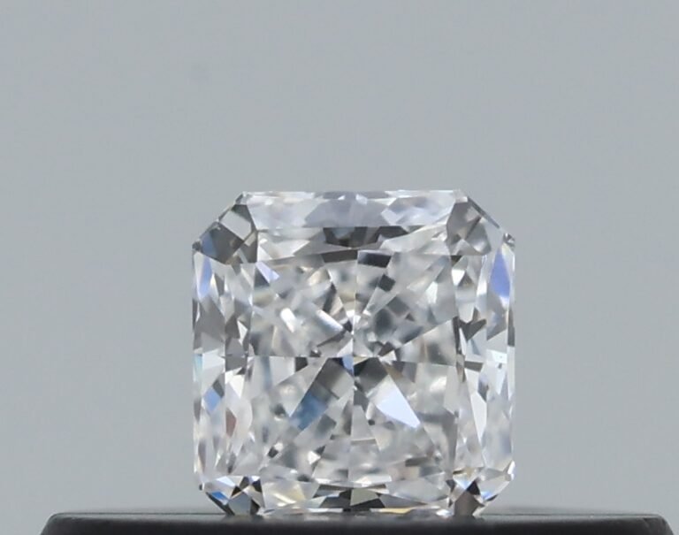 0.16 carat, Colour – E, Clarity – VVS1, Shape – Radiant,  BDM