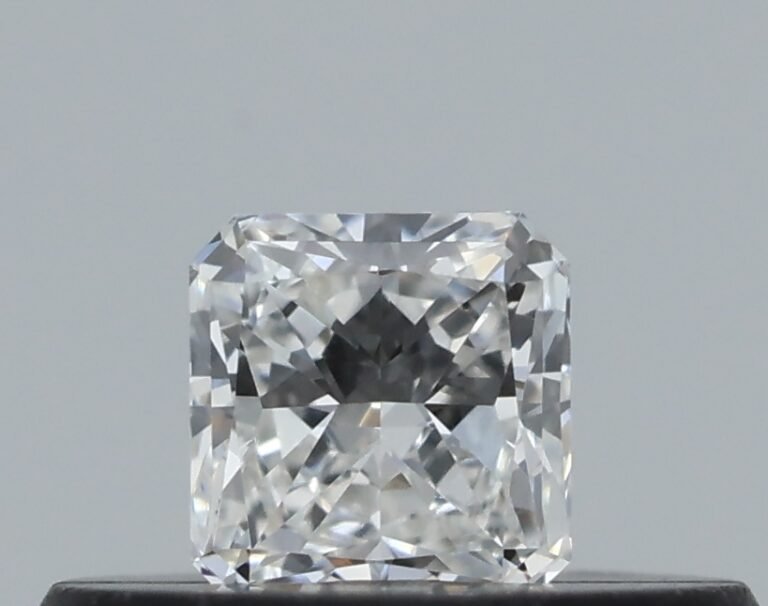 0.18 carat, Colour – G, Clarity – VVS1, Shape – Square Radiant,  BDM
