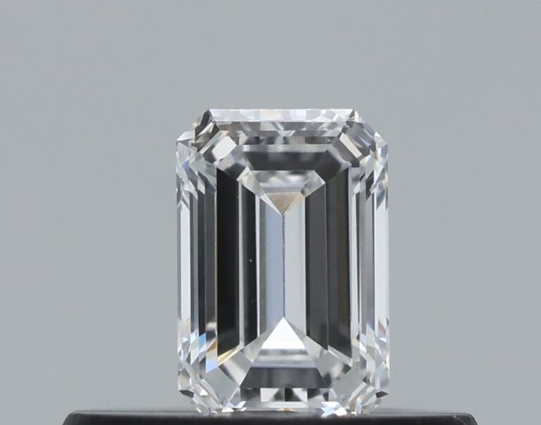 0.26 carat, Colour – F, Clarity – VVS1, Shape – Emerald,  BDM