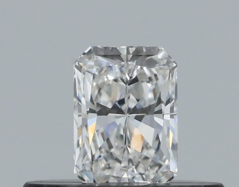 0.23 carat, Colour – F, Clarity – VVS1, Shape – Radiant,  BDM