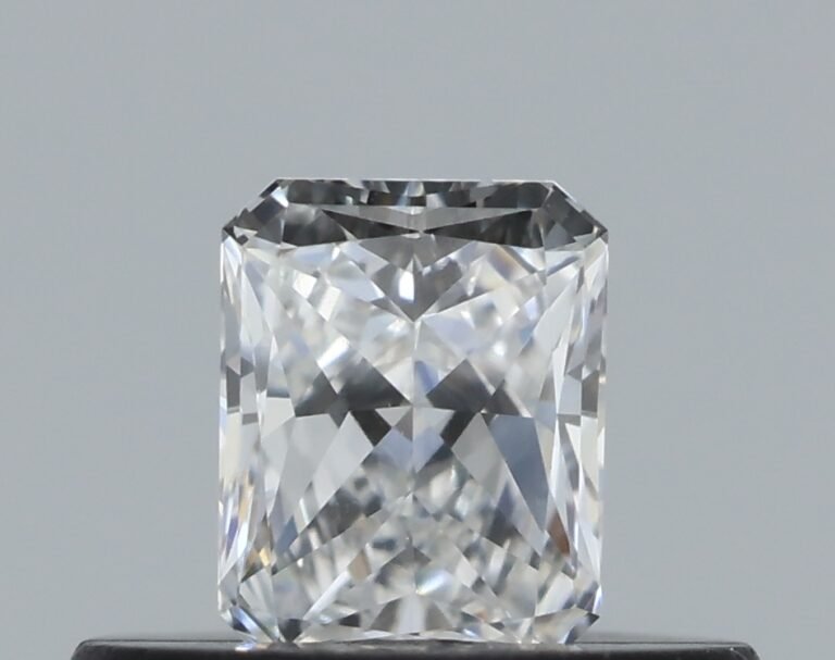 0.26 carat, Colour – F, Clarity – VVS1, Shape – Radiant,  BDM