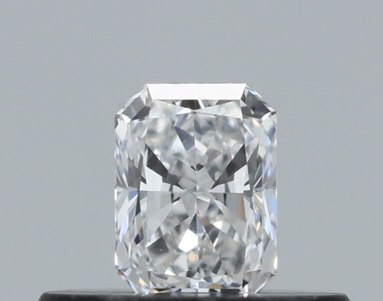 0.25 carat, Colour – F, Clarity – VS1, Shape – Radiant,  BDM