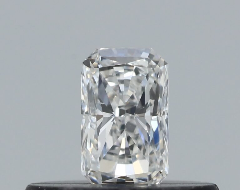 0.21 carat, Colour – F, Clarity – VS1, Shape – Radiant,  BDM