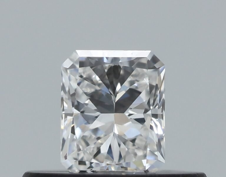 0.25 carat, Colour – F, Clarity – VVS1, Shape – Radiant,  BDM