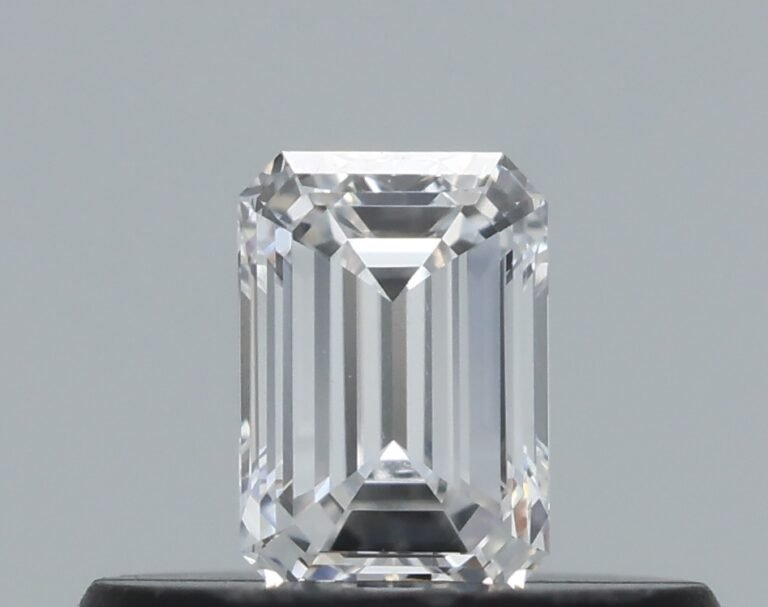 0.24 carat, Colour – F, Clarity – VVS1, Shape – Emerald,  BDM