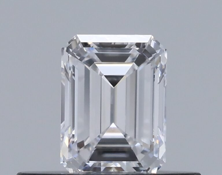 0.34 carat, Colour – D, Clarity – SI2, Shape – Emerald,  BDM
