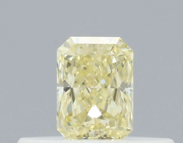 0.22 carat, Colour – Y3  Fancy Yellow, Clarity – VVS1, Shape – Radiant,  BDM